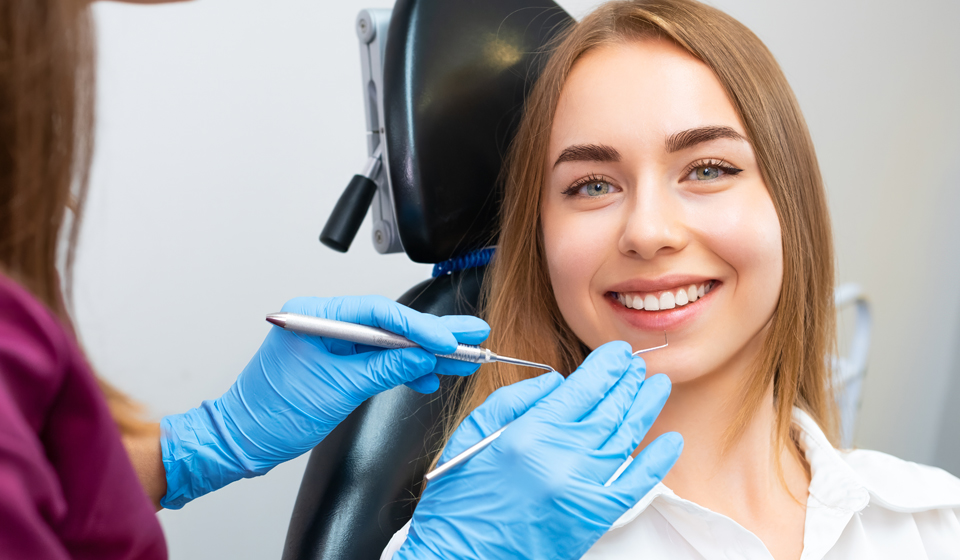 5 Strong Reasons You May Need Smile Makeover Treatment