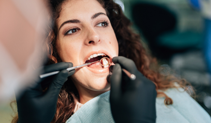 Signs You Need a Periodontist: When to Seek Specialized Care