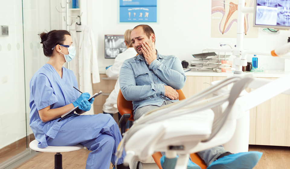 Emergency Dentist Near You: When to Call and What to Expect